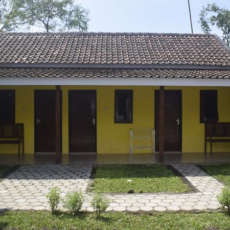 Blue Flame Inn Banyuwangi  Extérieur photo