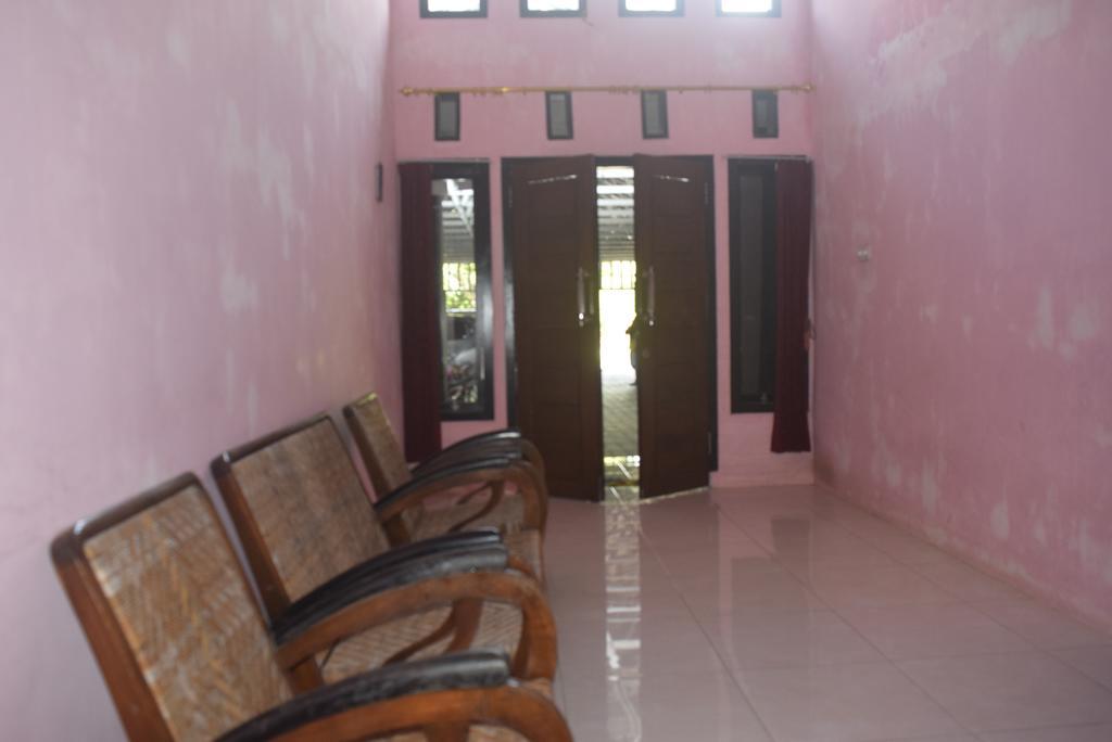 Blue Flame Inn Banyuwangi  Extérieur photo