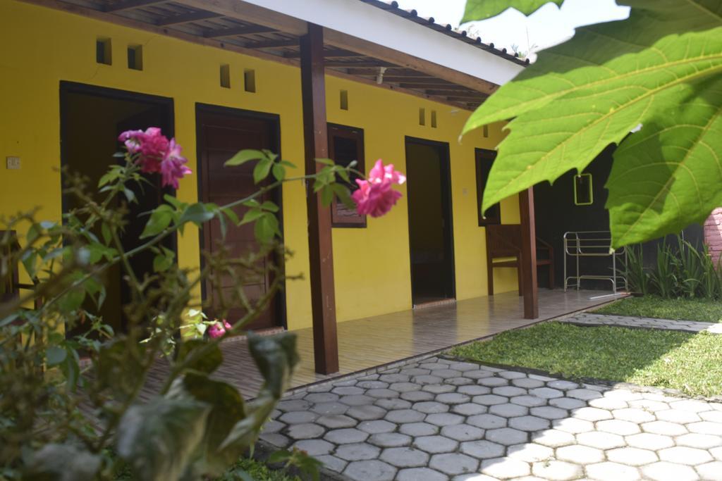 Blue Flame Inn Banyuwangi  Extérieur photo